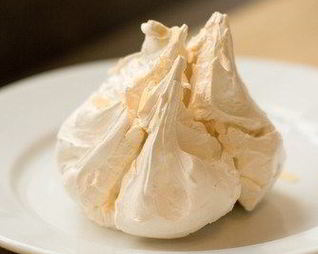 Безе с кардамоном