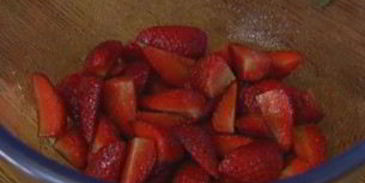 безе с клубникой