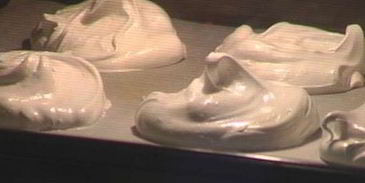 безе с клубникой