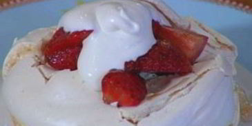 безе с клубникой