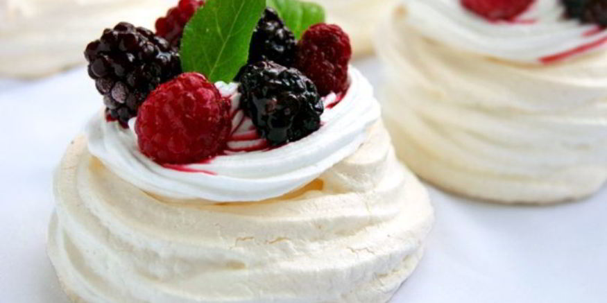 Рецепт безе с ягодами