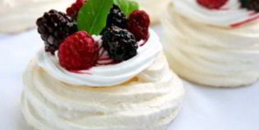 безе с ягодами