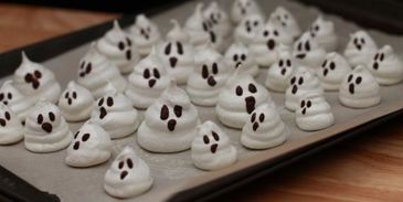 безе в виде приведений