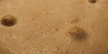 брусничный пай под хрустящим облаком из безе