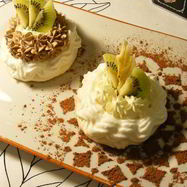 Рецепт Корзинок безе с кремом Шарлотт и фруктами