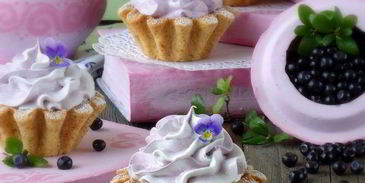 корзиночки с черничным кердом и безе