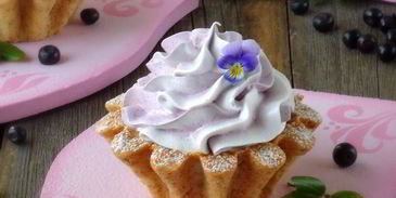 корзиночки с черничным кердом и безе