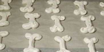 кости из безе на хэллоуин