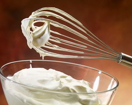 Мокрое безе для украшения торта