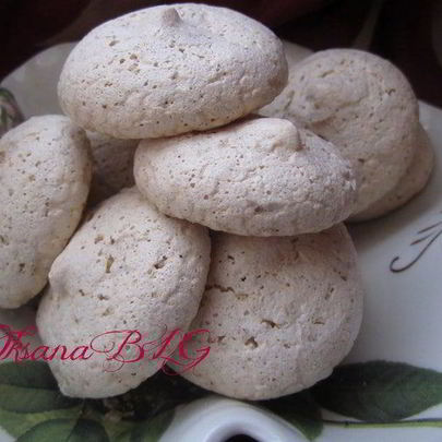 Ореховое безе