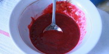 ореховый торт-безе с малиновым кремом