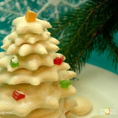 Снежная елка из безе