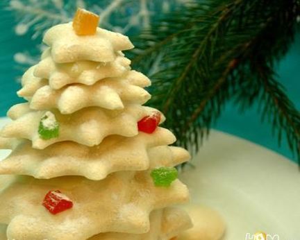 Снежная елка из безе