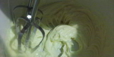 торт-безе рождественский венок