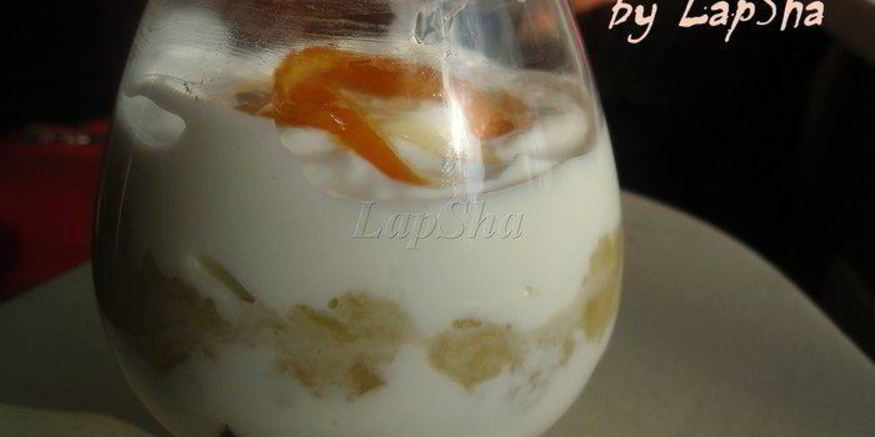 Рецепт йогурта с фламбе из фиников и яблоками в карамели