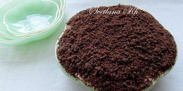 десерт с халвой, клюквой и сливками