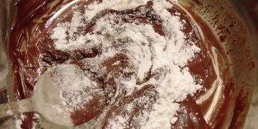 холодный десерт клубника в шоколаде