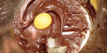 холодный десерт клубника в шоколаде