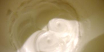 холодный десерт клубника в шоколаде