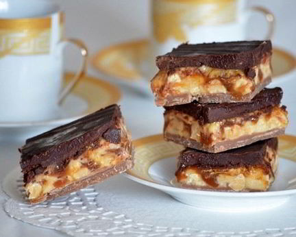 Батончик сникерс