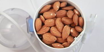 конфеты с миндально-имбирной начинкой