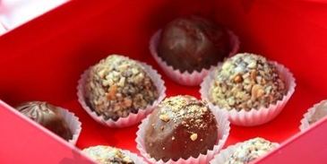шоколадные конфеты с фундуком