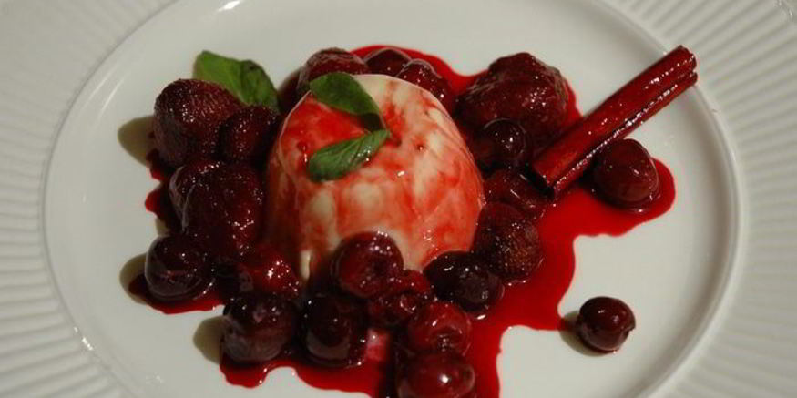 Рецепт баварского крема с ягодным соусом