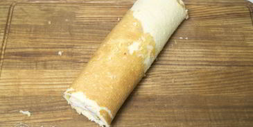 бисквитный рулет с клубничным кремом