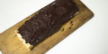 бисквитный рулет с клубничным кремом