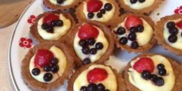 корзиночки из песочного теста с заварным кремом