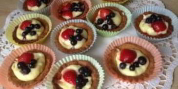 корзиночки из песочного теста с заварным кремом