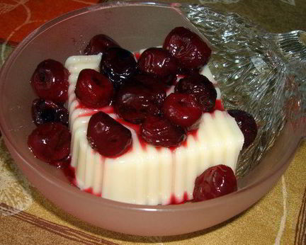 Крем с вишнями