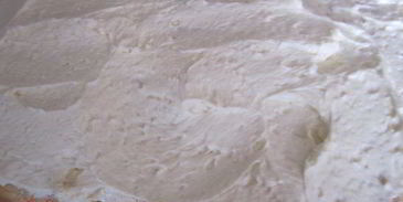 необыкновенно нежный бисквитный рулет с молочно-масляным кремом