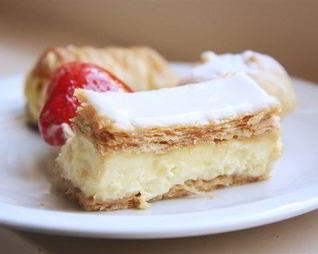 Слоеные полоски с кофейным кремом