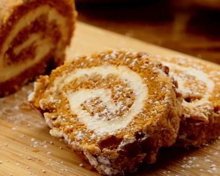 Тыквенный бисквитный рулет кремом