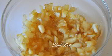 тыквенный рулет со сливочным кремом и карамельными яблочками