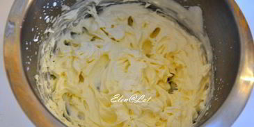 тыквенный рулет со сливочным кремом и карамельными яблочками