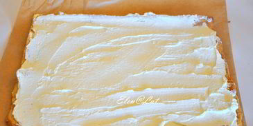 тыквенный рулет со сливочным кремом и карамельными яблочками