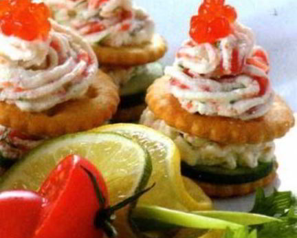 Закуска с сырным кремом и красной икрой