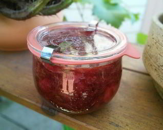 Мармелад из ревеня и клубники с мятой