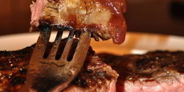 стейк с соусом луковый мармелад