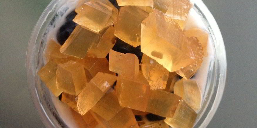 Рецепт ванильного йогурта с черешней, голубикой и мармеладом