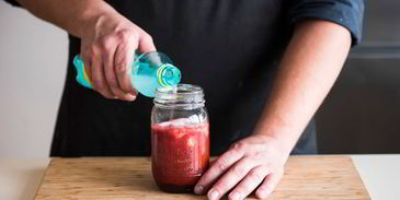 безалкогольный коктейль лаванда, эрл грей и ежевика с поплавком из мороженого