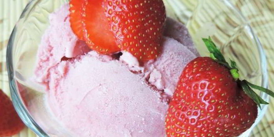 Рецепт домашнего клубничного мороженого