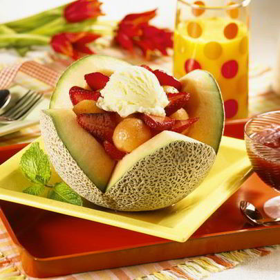 Фруктовый салат с мороженым