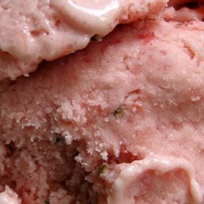 Клубничное мороженое