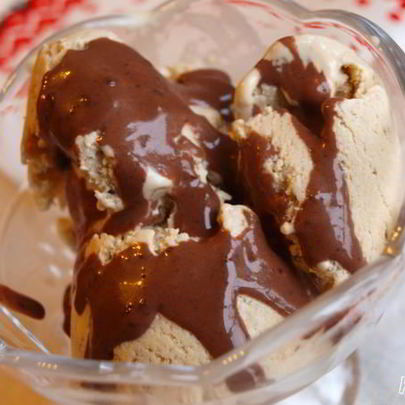 Мороженое медово-лимонное с орехами