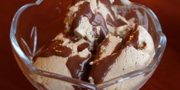 мороженое медово-лимонное с орехами