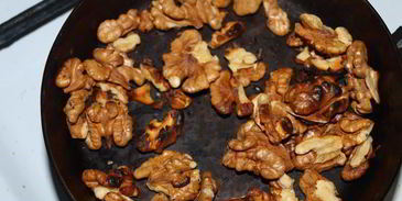 мороженое медово-лимонное с орехами