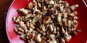 мороженое медово-лимонное с орехами